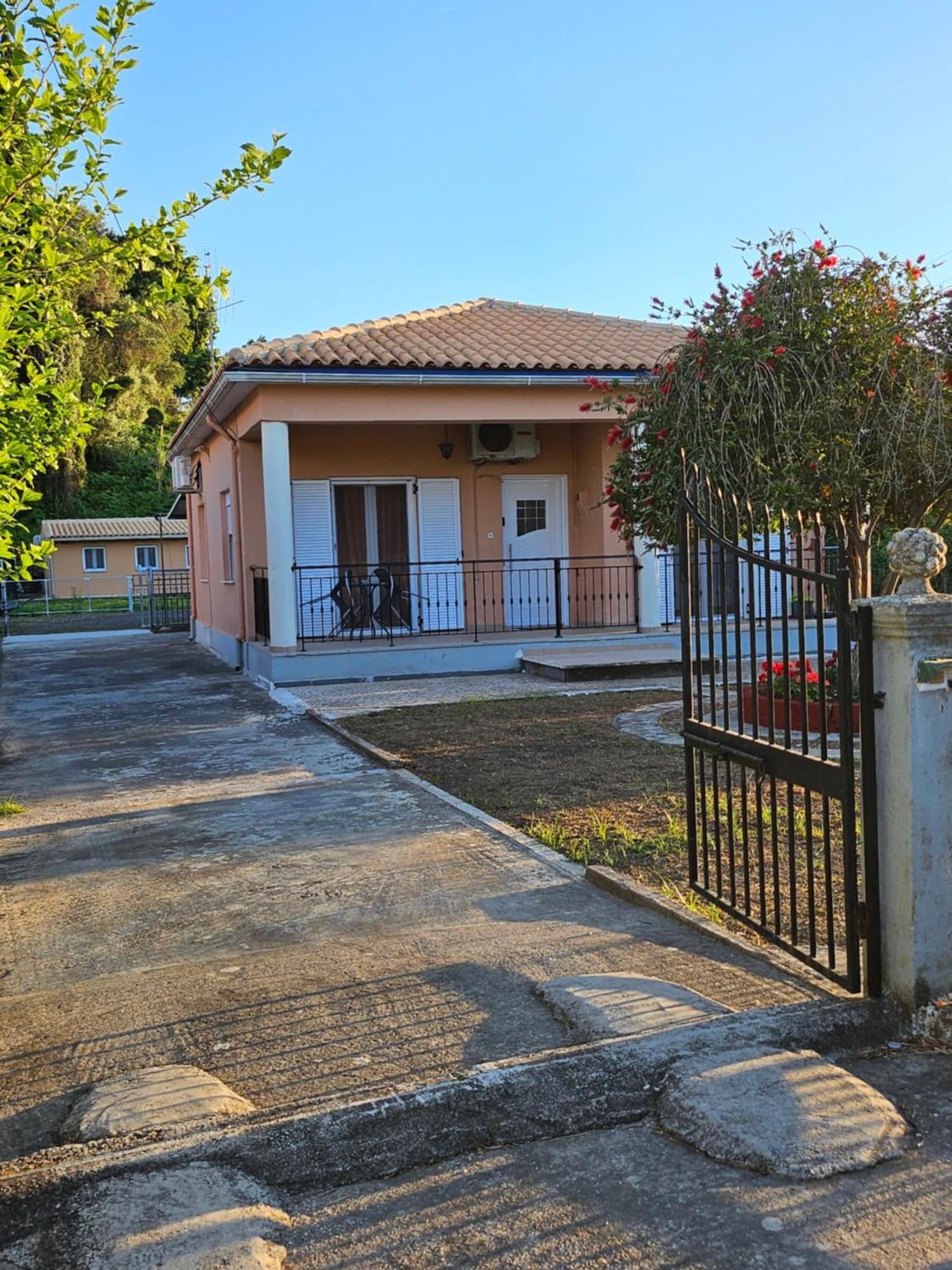 House With Yard Alykes Potamou